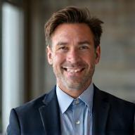 Portrait de Monsieur Jean-Luc Picard, PDG d'Élan Pédagogue